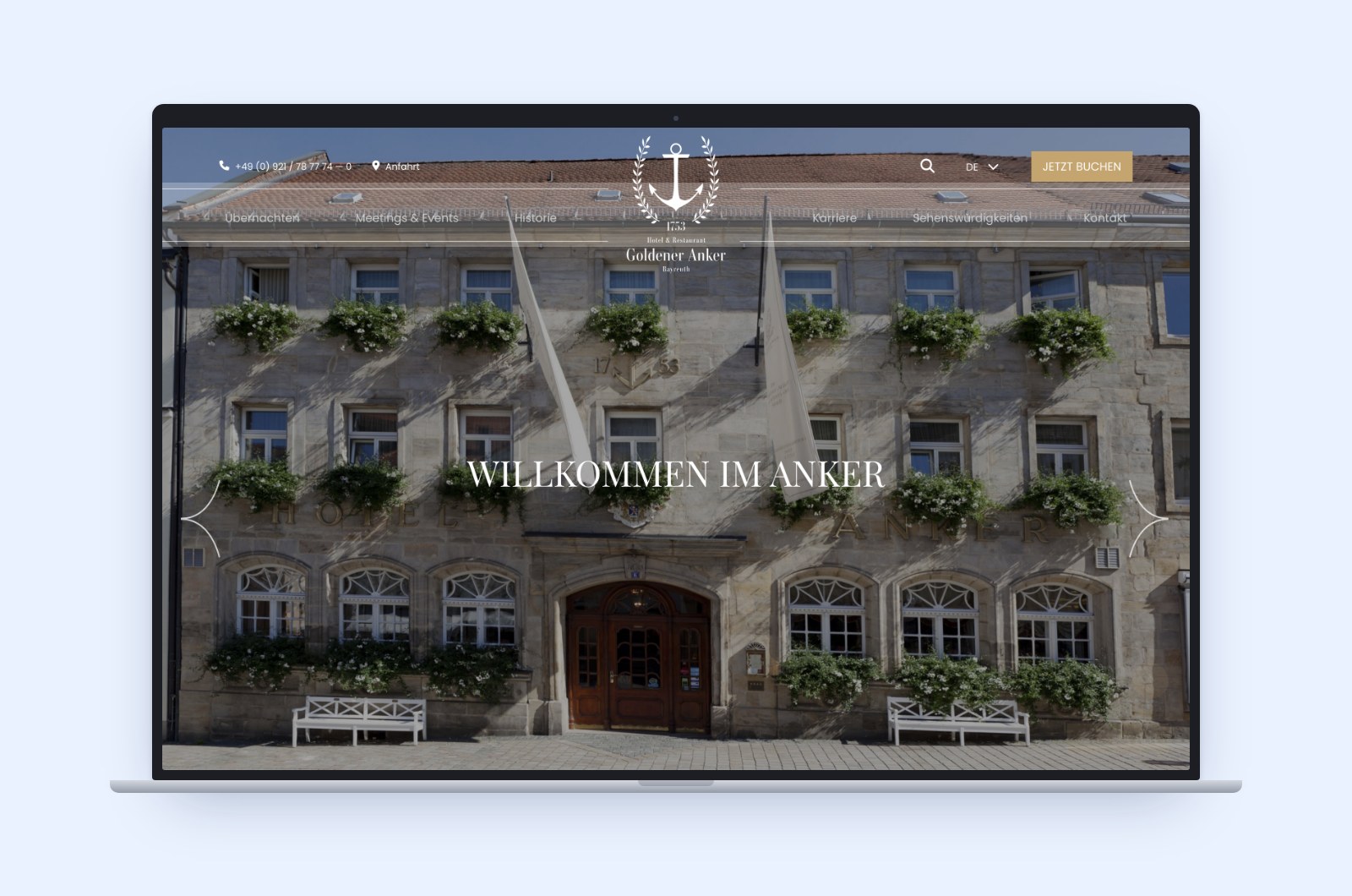 Goldener Anker: Startseite auf einem Laptop
