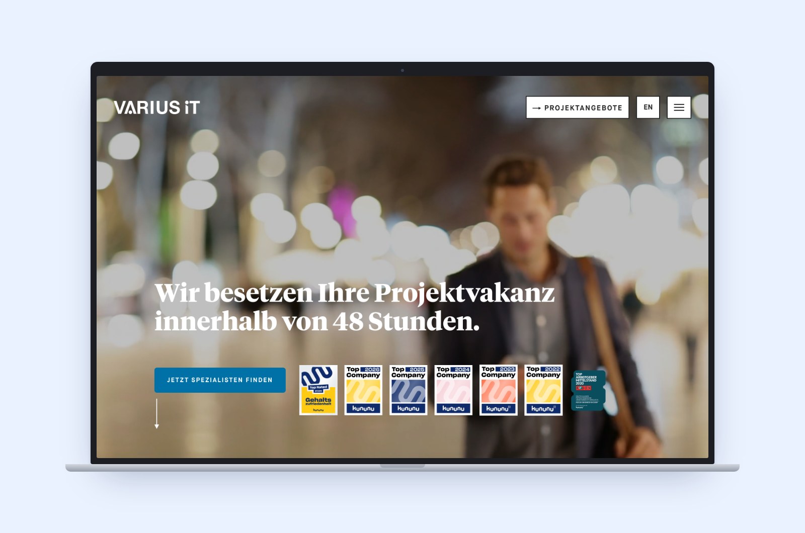 VARIUS IT: Startseite auf einem Laptop